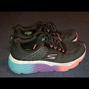 Skechers Women's Max Cushioning Elite Size 7.5 M